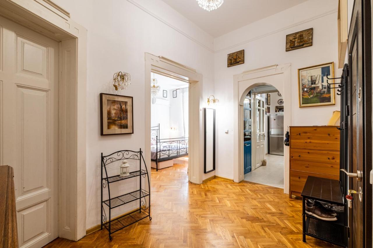 Aristocratic 2Bdrm Central Apartment Varna Exterior photo